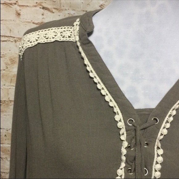 She & Sky Flowy Peplum Top - Picture 5 of 8